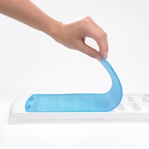 https://www.aid4disabled.com/wp-content/uploads/2014/03/OXO-Good-Grips-Ice-Cube-Tray-1-300x300.jpg